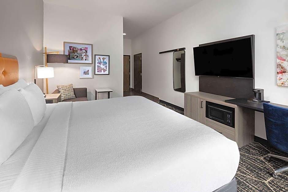 La Quinta Inn & Suites by Wyndham Meridian