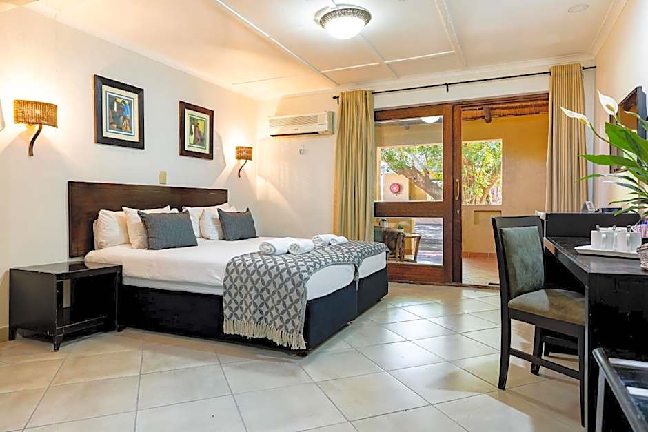 Hotel Numbi and Garden Suites