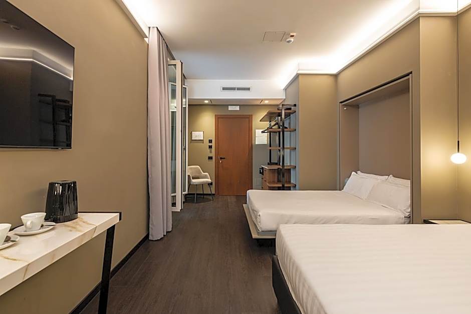 Photo 1 of 5 of Quintuple Room