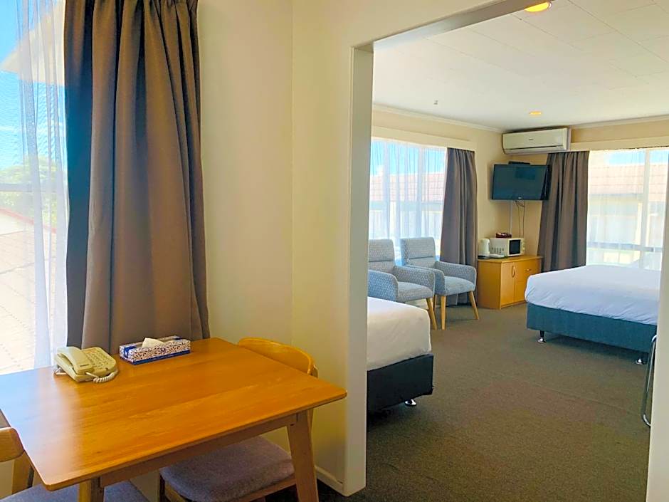 Alpers Lodge & Conference Centre