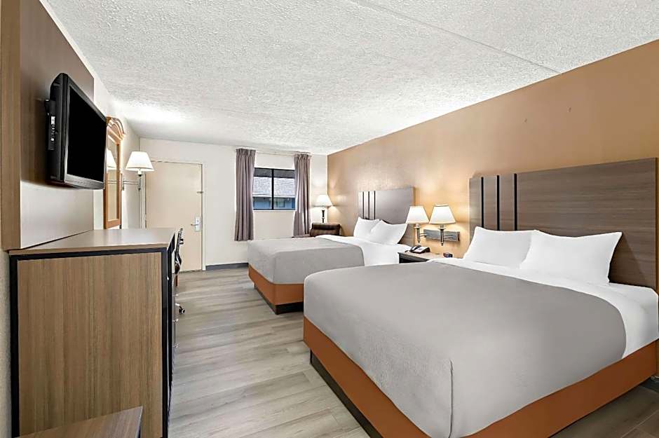 Quality Inn Cleveland Airport