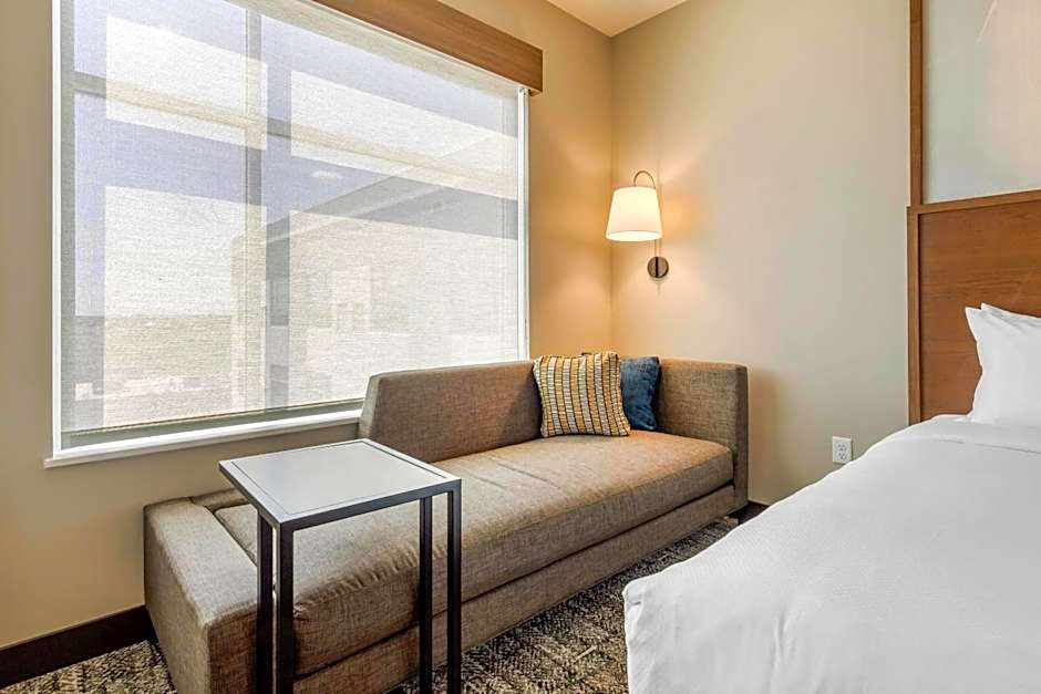 Cambria Hotel Bettendorf - Quad Cities