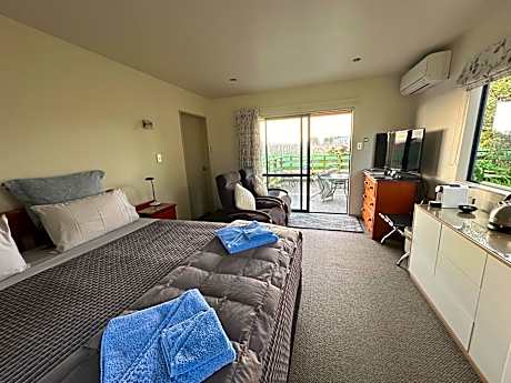 Bluebell Lodge and Cottage