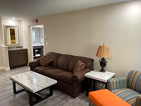 Standard King Suite