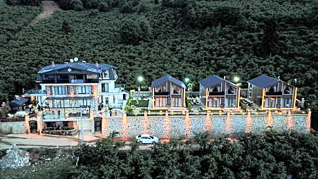 Poison Garden Suite & SPA