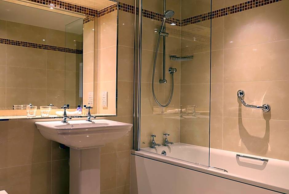 Macdonald Forest Hills Hotel & Spa