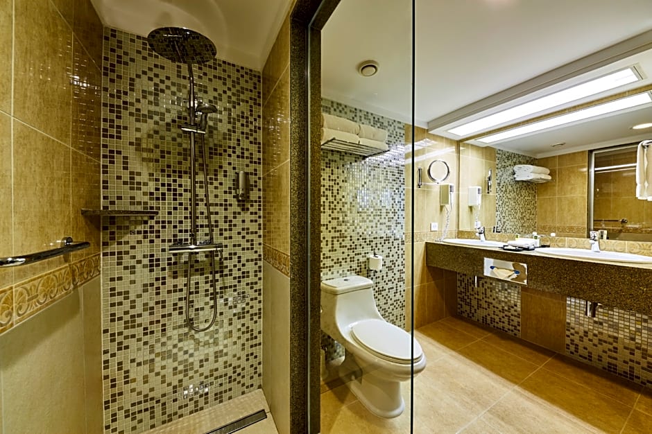 Photo 1 of 4 of Junior Suite, Sea View