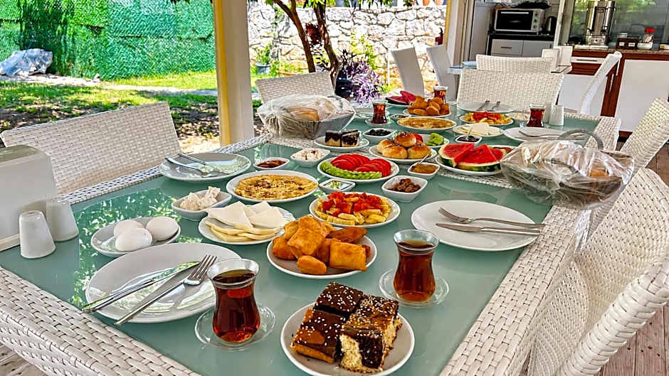 Bucak Apart Hotel Göcek ''Beach 1 km''