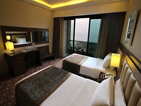 DELUXE SINGLE WITH BALCONY