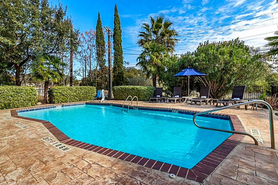 Comfort Inn & Suites Texas Hill Country