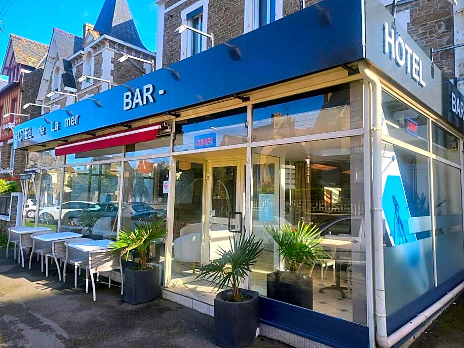 Hotel De La Mer