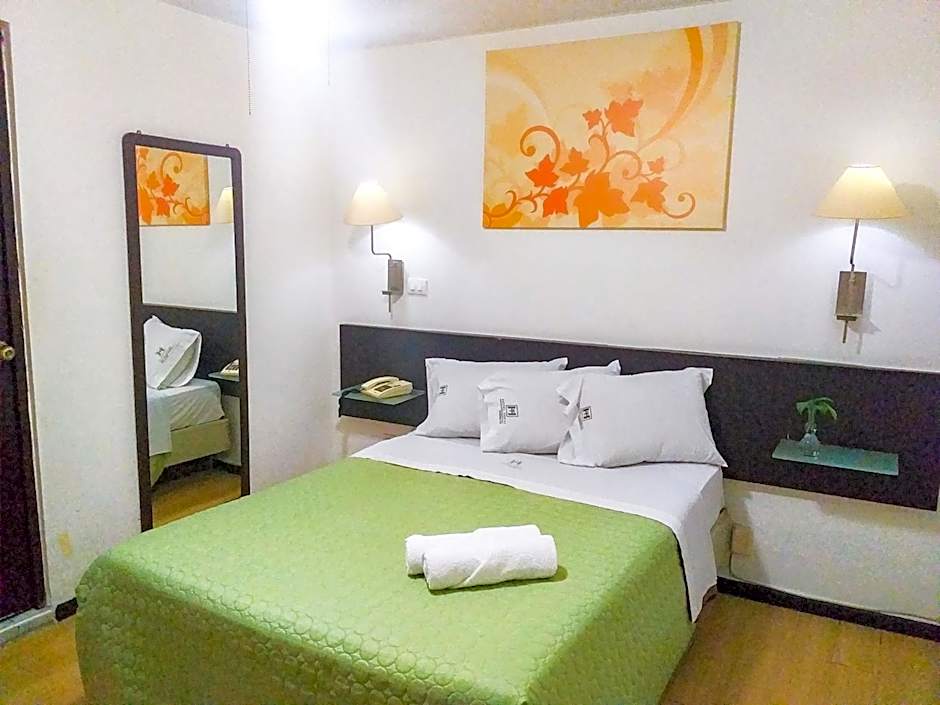 Hotel Trevi