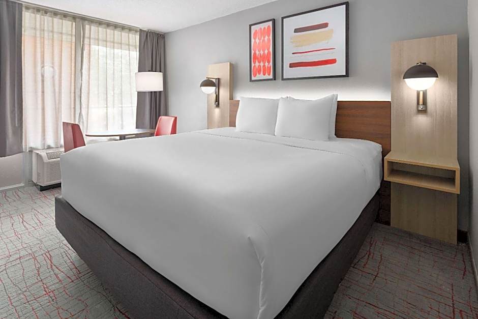 Hawthorn Extended Stay by Wyndham Columbia / Ft. Jackson