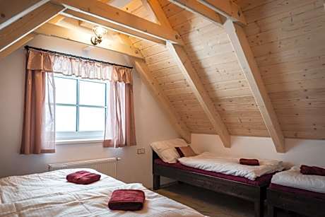 Apartment with Mountain View