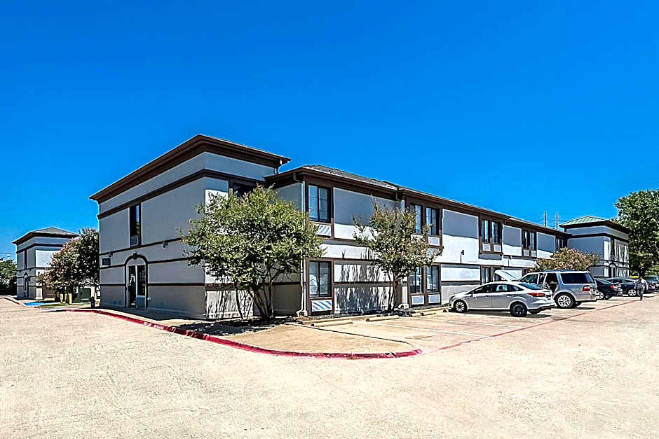 Quality Inn & Suites DFW Airport South