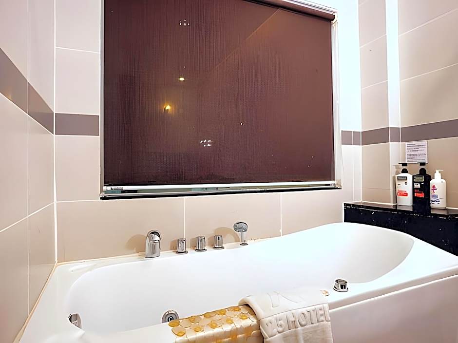 A25 Hotel - 75 Le Thi Hong Gam