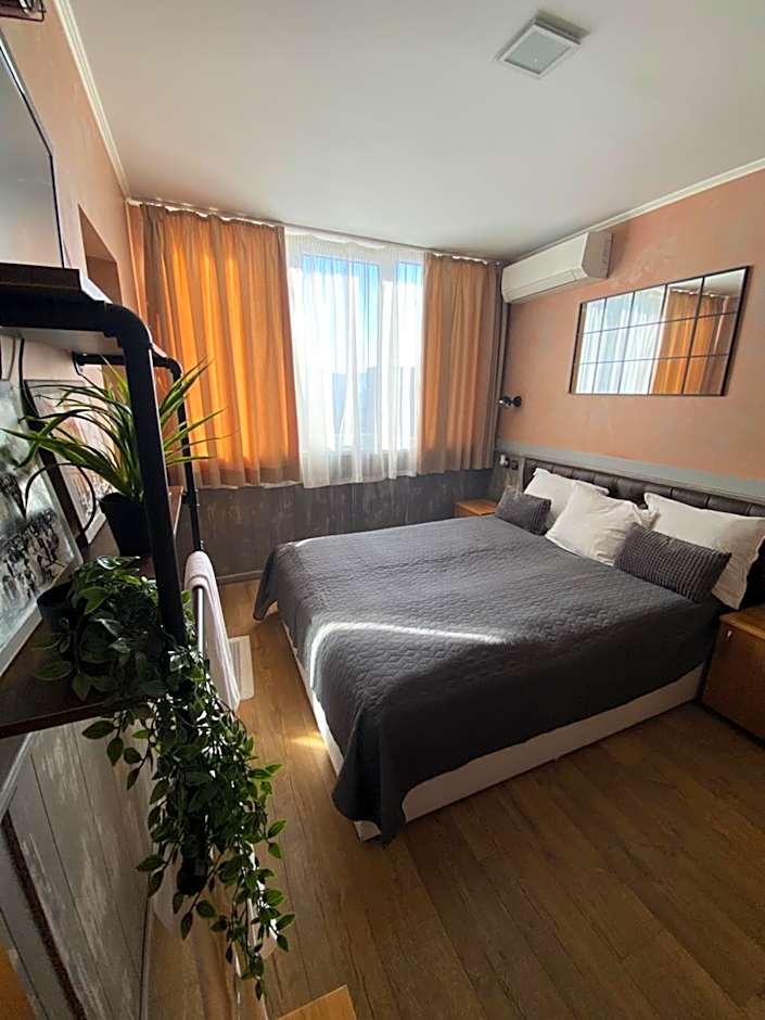 City Hotel