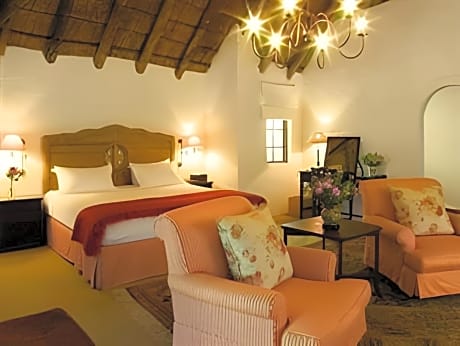 Colonial Family Room