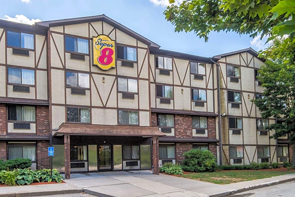 Super 8 by Wyndham Groton