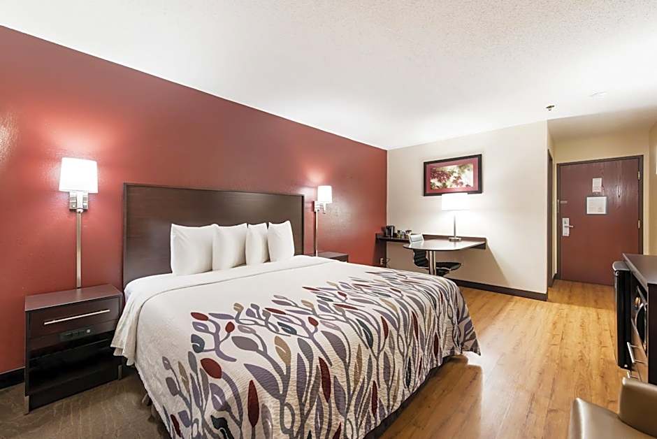 Red Roof Inn Auburn