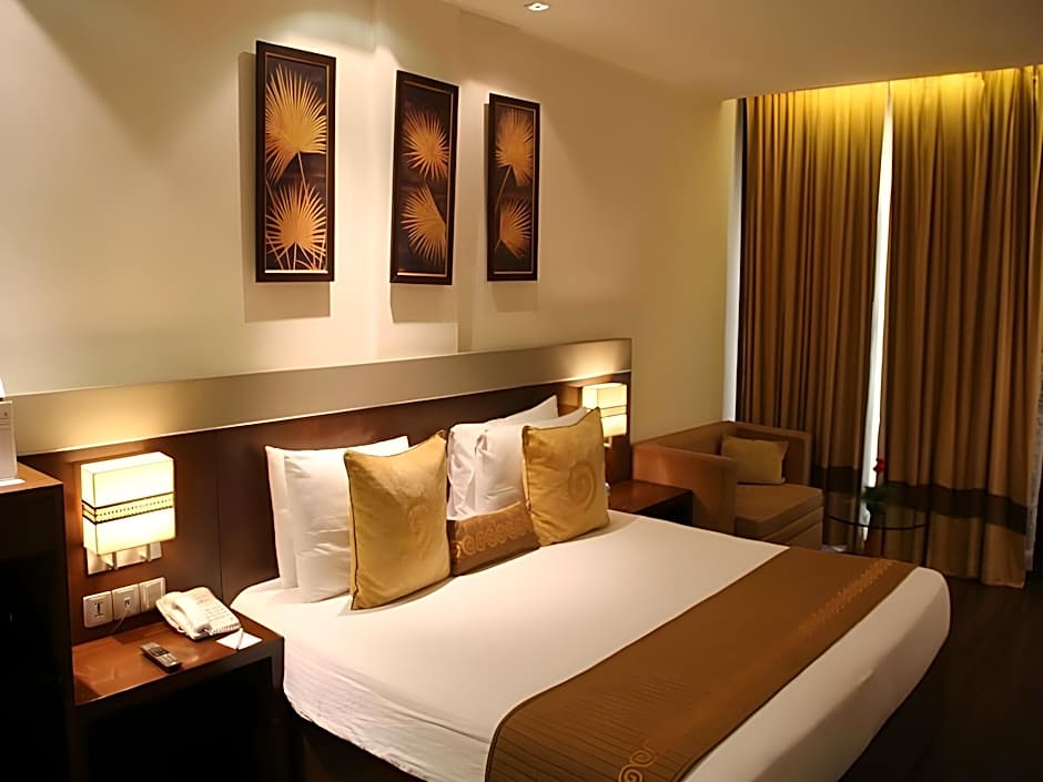 Shervani Hotel Nehru Place