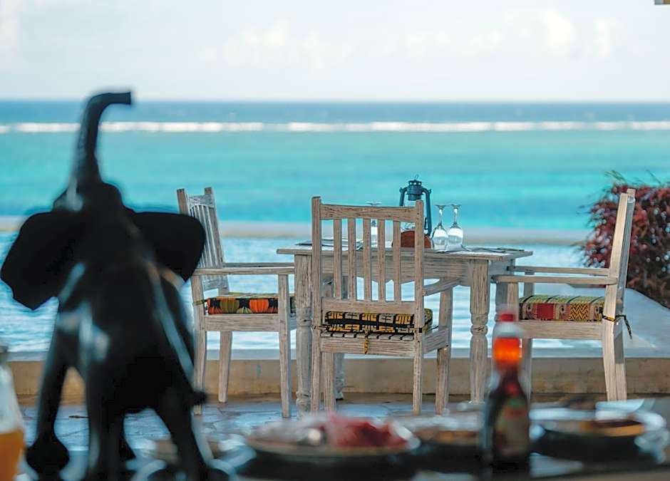 Pearl Beach by Sansi