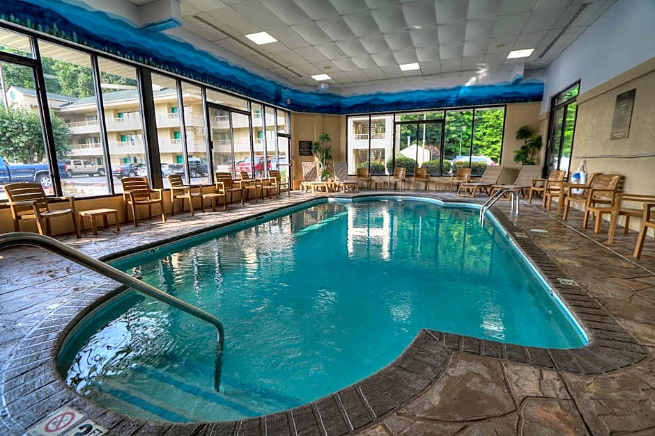 Comfort Inn & Suites At Dollywood Lane