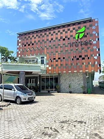 T HOTEL KUALANAMU