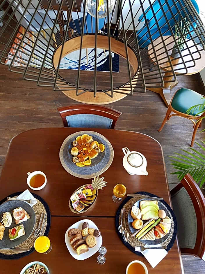 Maison 66, Riviera Hotels