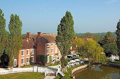 Corse Lawn House Hotel