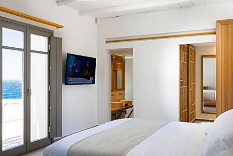 Honeymoon Suite with Plunge Pool and Sea View