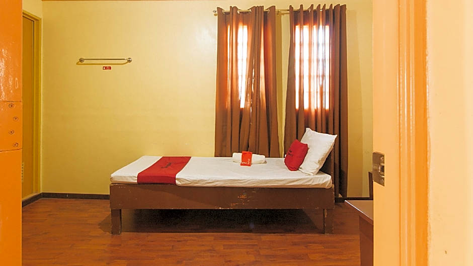 RedDoorz near SM Batangas City