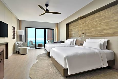  Premier Twin Room with Balcony and Valley 