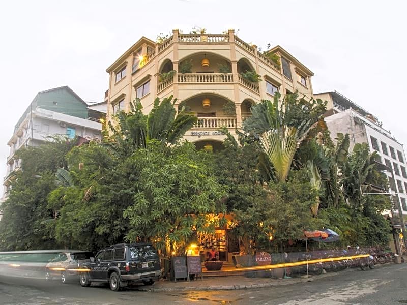 Maison Arnica Hotel and Restaurant 