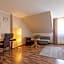 Private Rooms with Free Parking & 24h Self Check-in