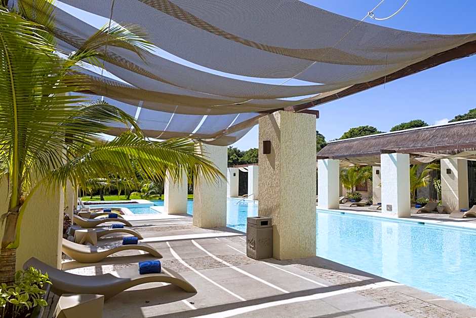 Family Selection at Grand Palladium Kantenah Resort & Spa- All Inclusive