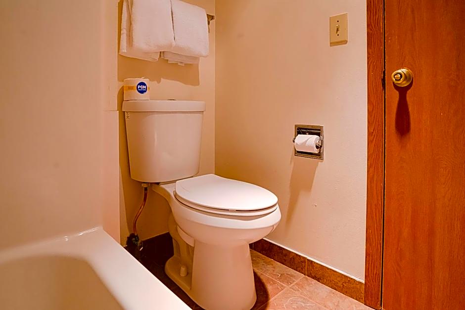 OYO Hotel Redwood Falls near Jackpot Casino