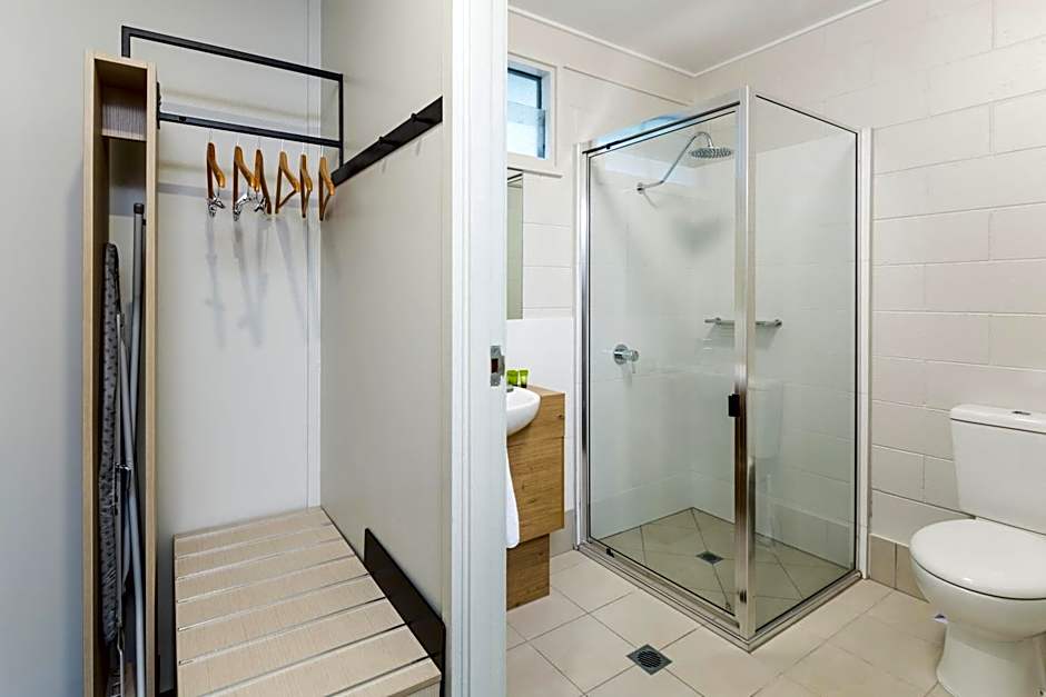 Nightcap at Edge Hill Tavern