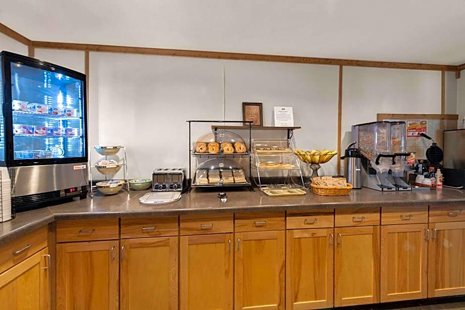 Rodeway Inn & Suites