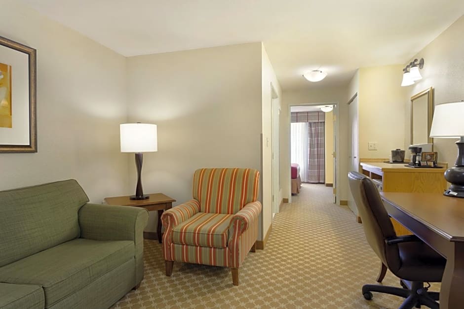 Country Inn & Suites by Radisson, Nevada, MO