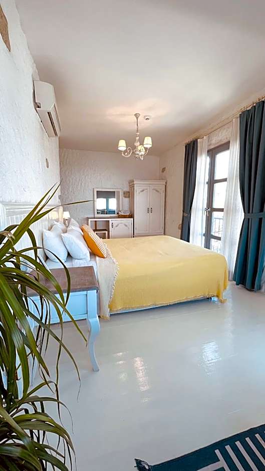 Mina Otel by Adda Alaçatı