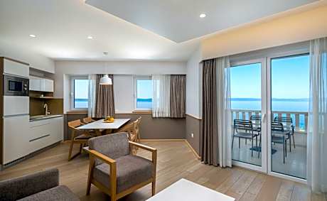 Superior Two-Bedroom Apartment with Sea View