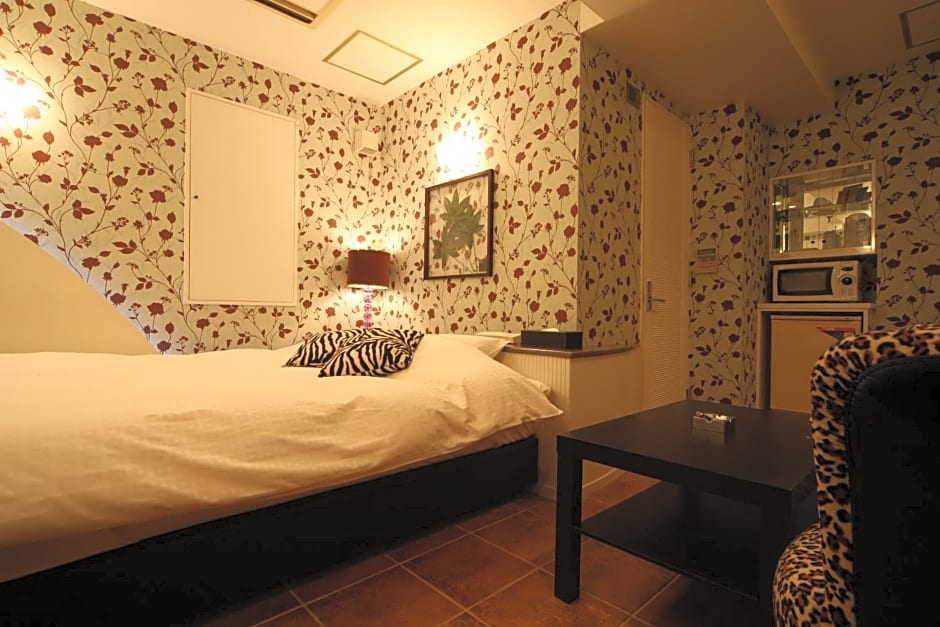 HOTEL Q