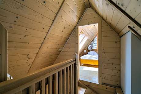 Panoramic Two-Bedroom Apartment with Balcony, Fireplace and Mountain view