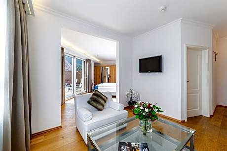 Suite - partially with balcony