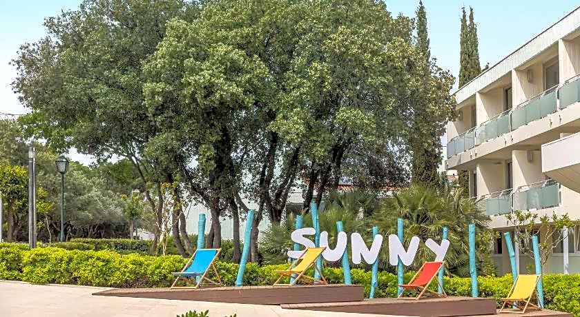 Club Dubrovnik Sunny Hotel by Valamar