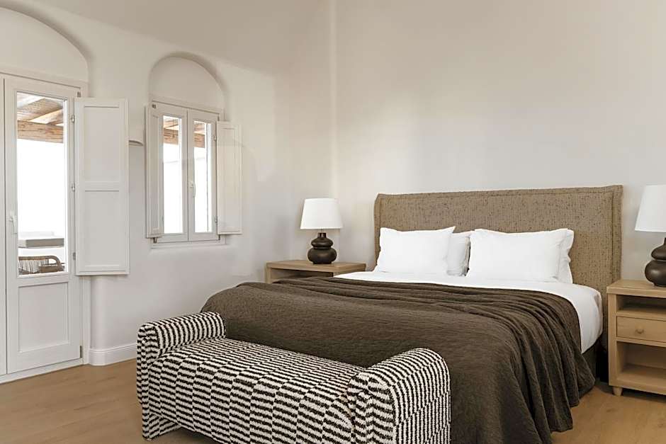 NĒRO Boutique Hotel