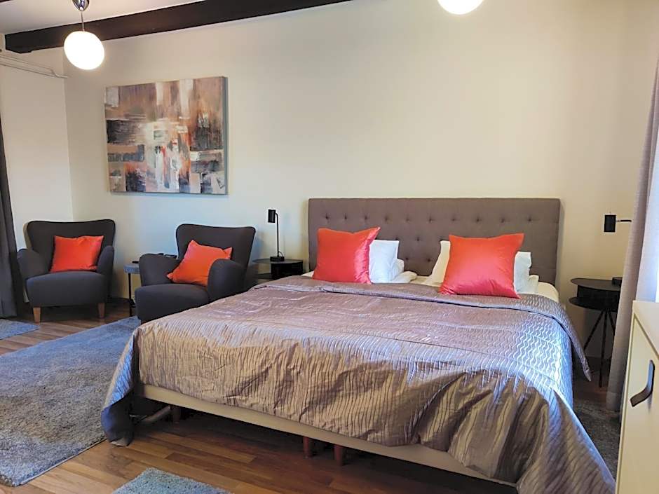Photo 1 of 4 of Suite