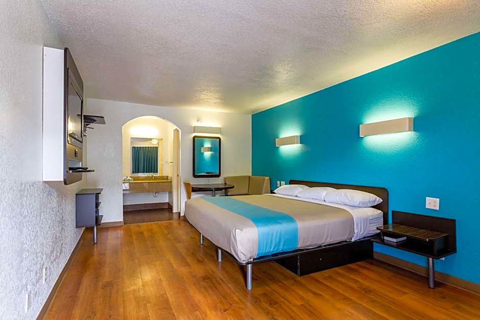 Motel 6-Bryan, TX - College Station