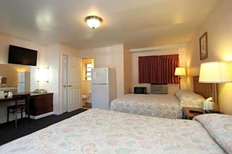 Standard Room with 2 Double Beds  (2 Adults)
